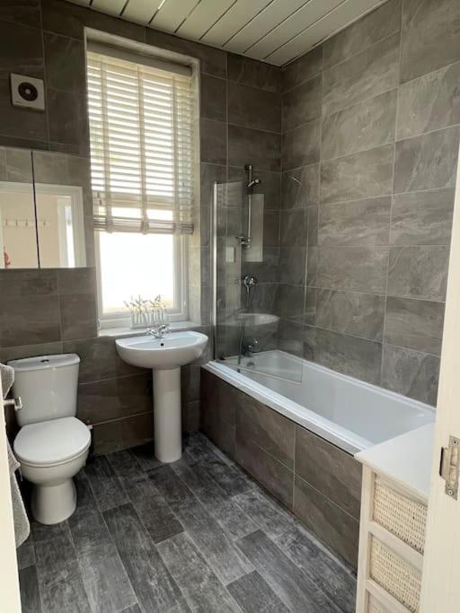 One Bedroom Apartment In The Centre Of Llandudno Bagian luar foto