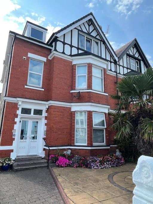 One Bedroom Apartment In The Centre Of Llandudno Bagian luar foto