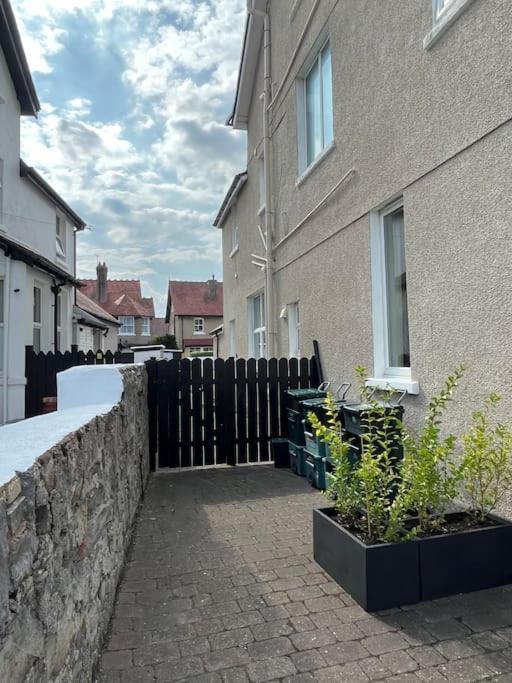 One Bedroom Apartment In The Centre Of Llandudno Bagian luar foto